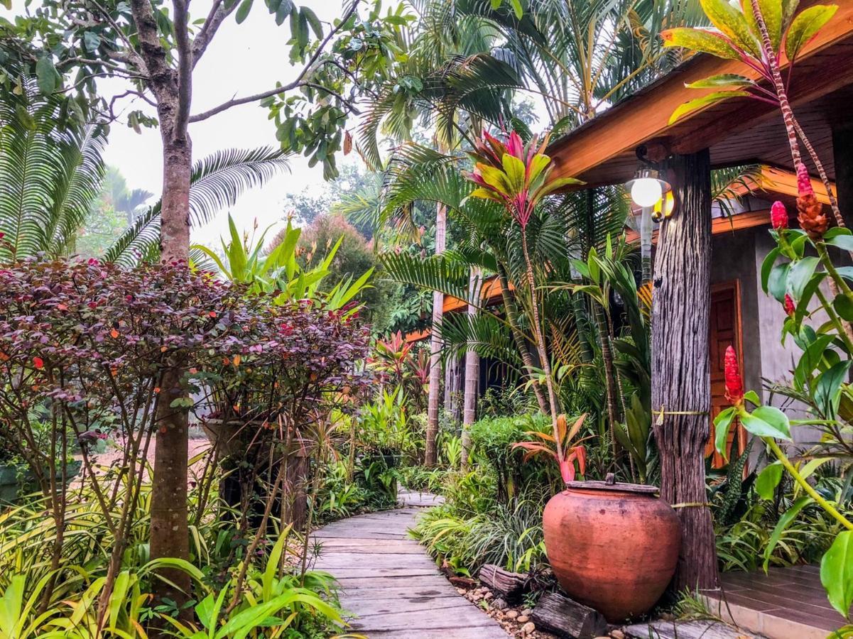 Huen San Fang Hotel โรงแรมเฮือนแสนฝาง Bagian luar foto